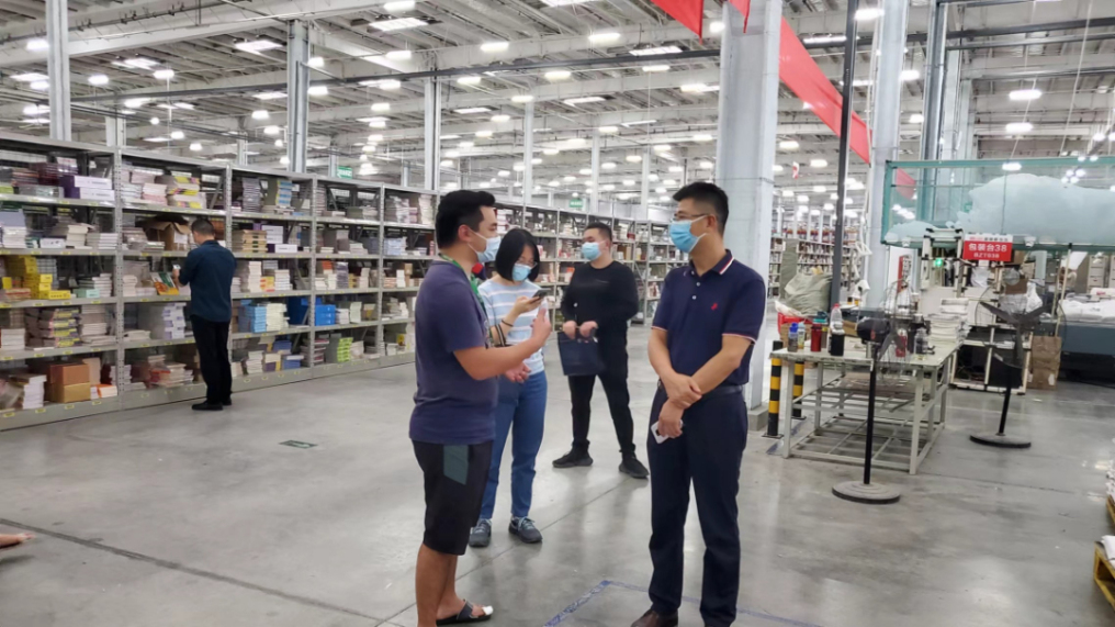 深入企业纾难解困。