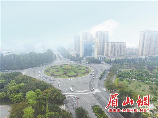 生态发展中充满绿色的东坡。.jpg