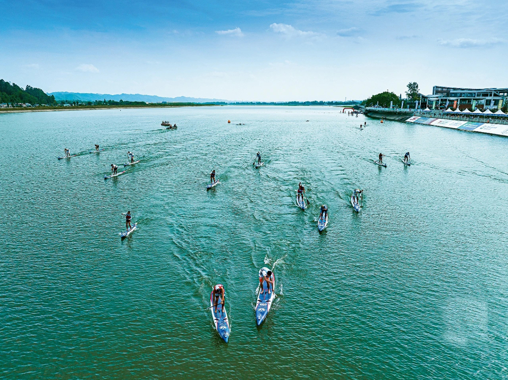 百舸争流（2023中国桨板公开赛）。王澄琳 摄.jpg