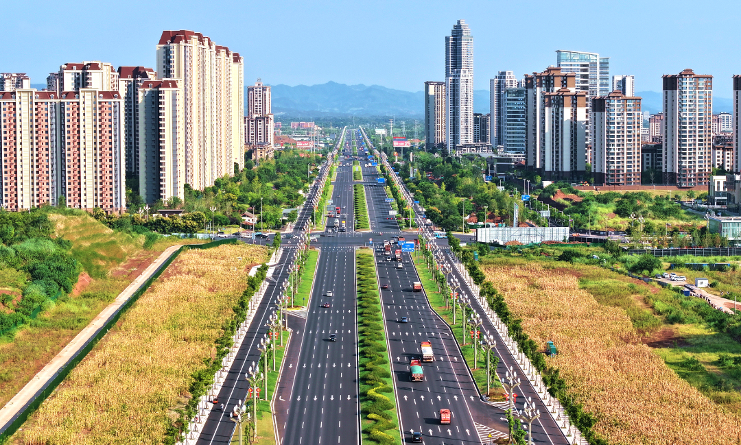  城市与道路构成一幅美丽的图景。